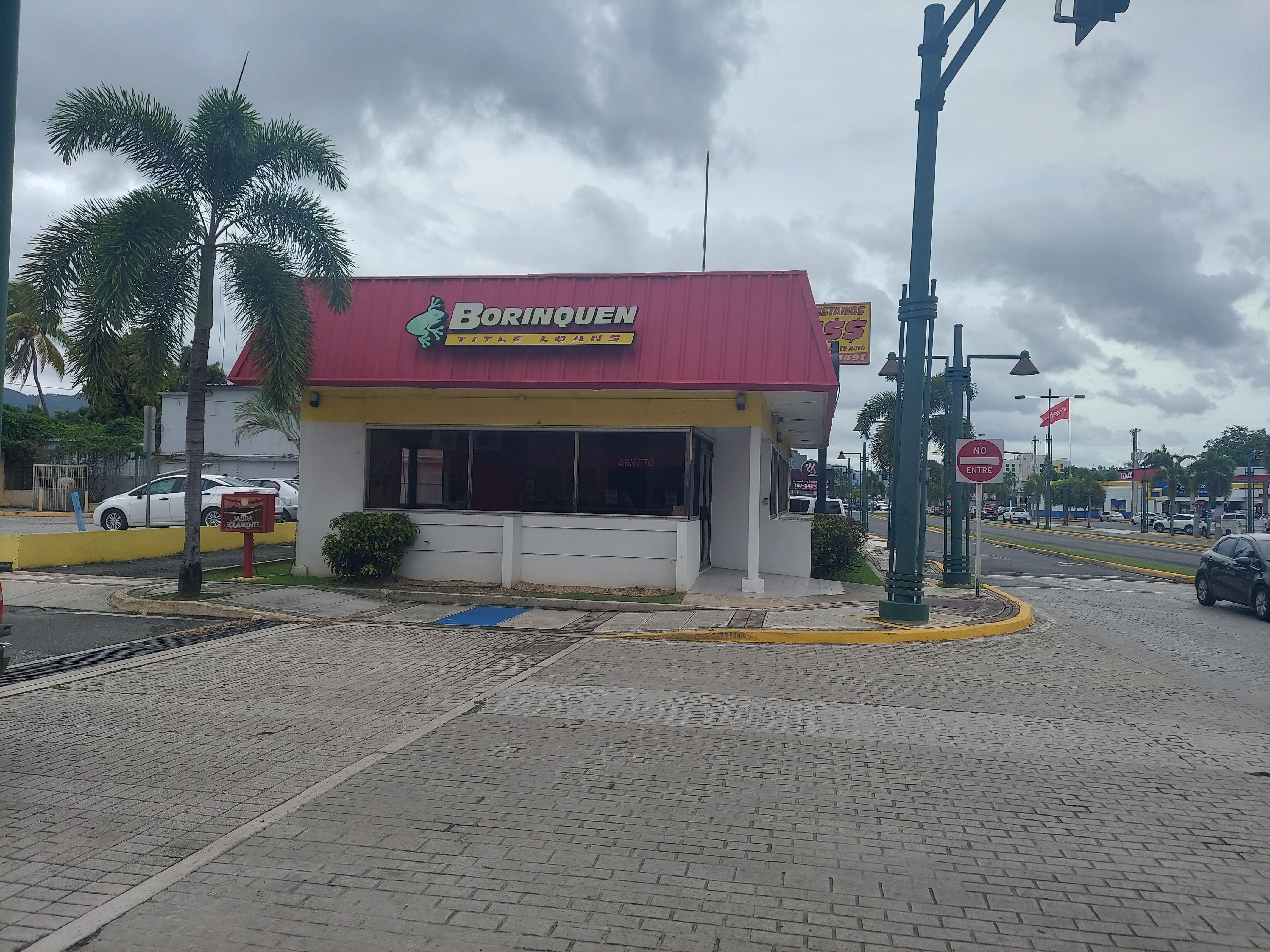 605 Ave. Tito Castro, Ponce
